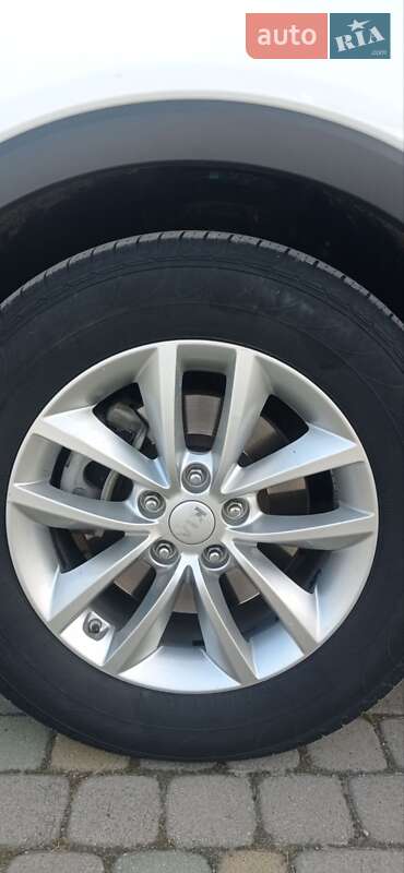 Позашляховик / Кросовер Kia Sorento 2016 в Гусятині