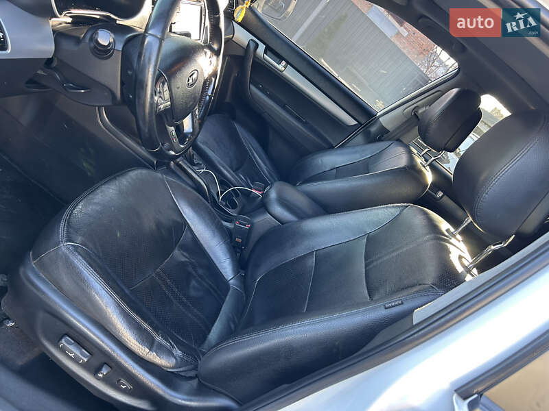 Внедорожник / Кроссовер Kia Sorento 2013 в Киеве