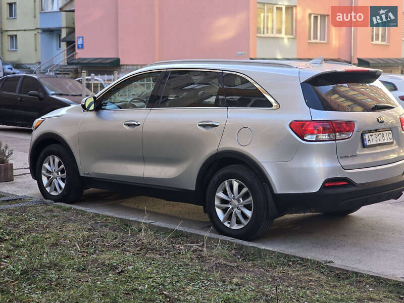 Позашляховик / Кросовер Kia Sorento 2017 в Івано-Франківську