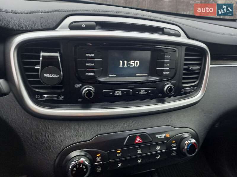 Позашляховик / Кросовер Kia Sorento 2015 в Києві