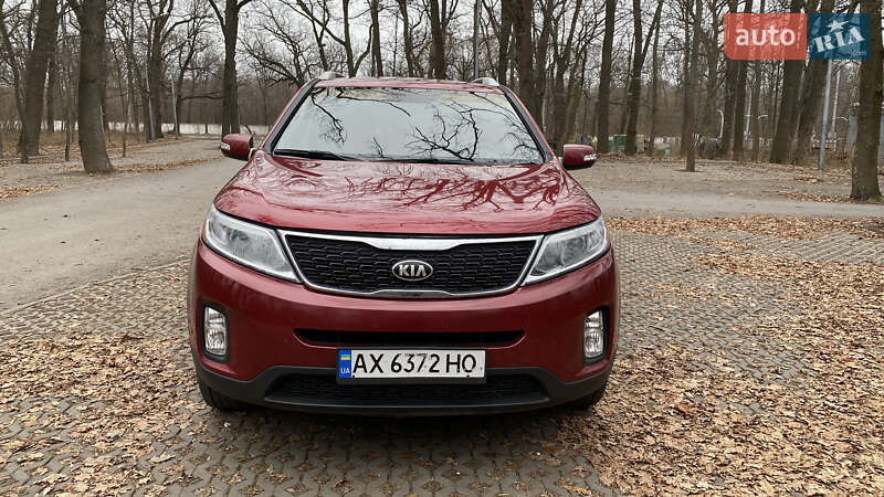 Позашляховик / Кросовер Kia Sorento 2014 в 