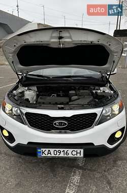 Внедорожник / Кроссовер Kia Sorento 2010 в 