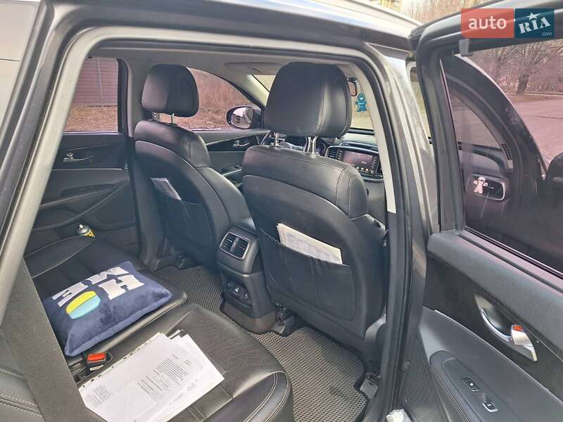 Позашляховик / Кросовер Kia Sorento 2015 в Кривому Розі