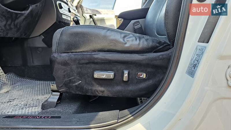 Внедорожник / Кроссовер Kia Sorento 2012 в Днепре