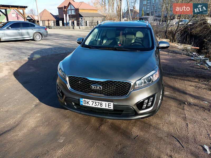 Внедорожник / Кроссовер Kia Sorento 2016 в Черняхове