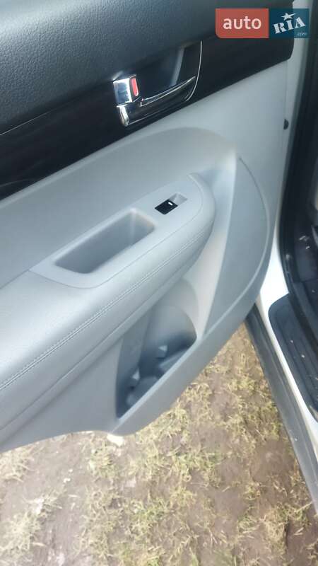Внедорожник / Кроссовер Kia Sorento 2011 в Кременце