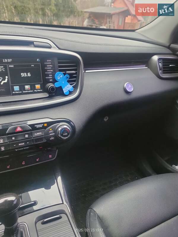 Внедорожник / Кроссовер Kia Sorento 2016 в Николаеве