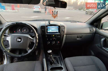 Внедорожник / Кроссовер Kia Sorento 2003 в 