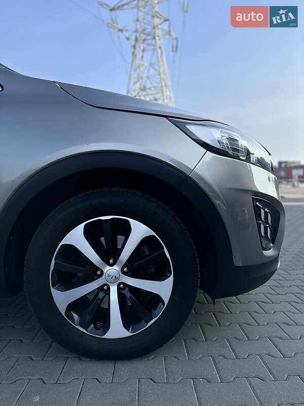 Позашляховик / Кросовер Kia Sorento 2015 в Києві
