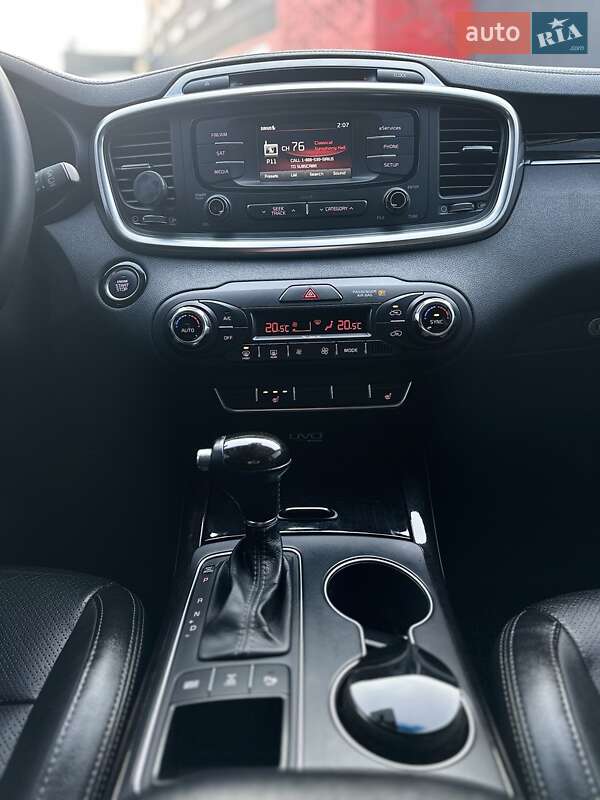 Позашляховик / Кросовер Kia Sorento 2015 в Києві