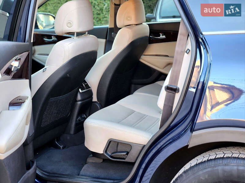 Внедорожник / Кроссовер Kia Sorento 2016 в Черновцах