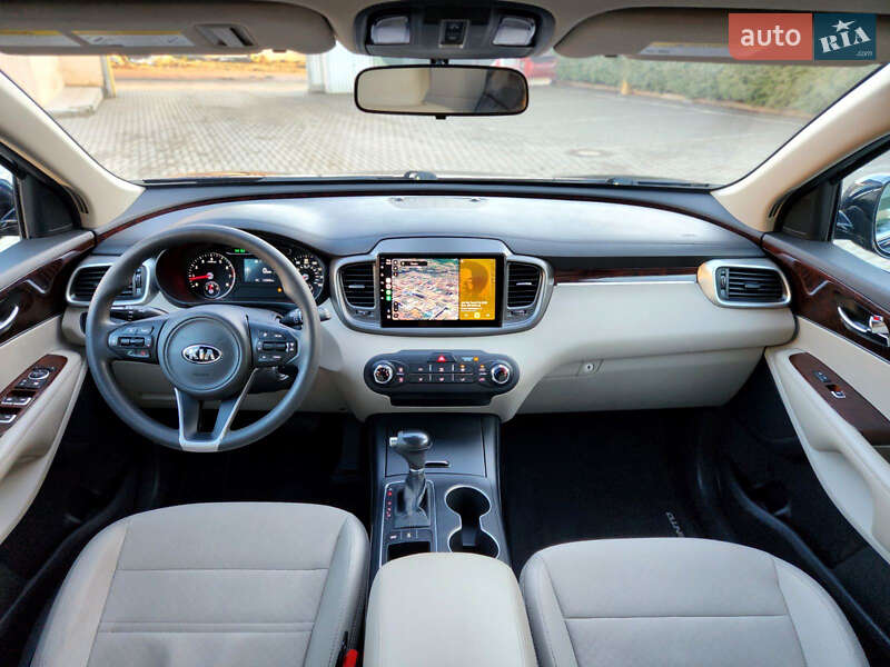 Внедорожник / Кроссовер Kia Sorento 2016 в Черновцах