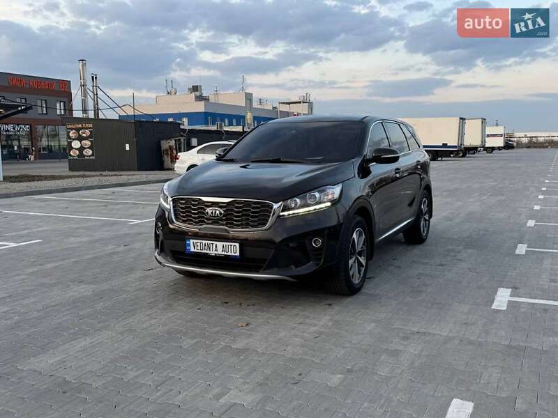 Позашляховик / Кросовер Kia Sorento 2019 в 