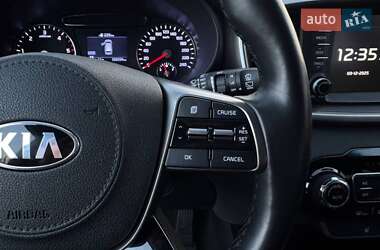 Позашляховик / Кросовер Kia Sorento 2019 в 