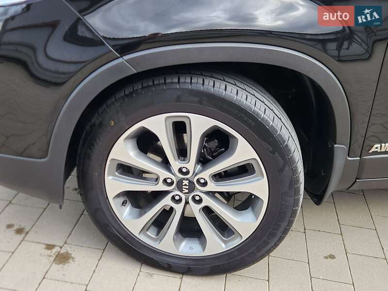 Позашляховик / Кросовер Kia Sorento 2015 в Івано-Франківську