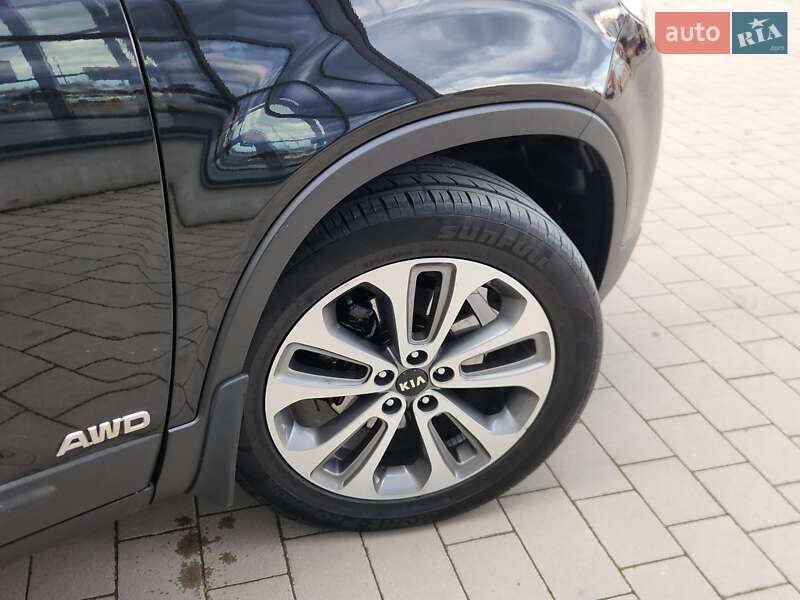 Позашляховик / Кросовер Kia Sorento 2015 в Івано-Франківську