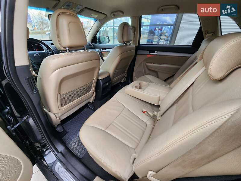 Позашляховик / Кросовер Kia Sorento 2015 в Івано-Франківську