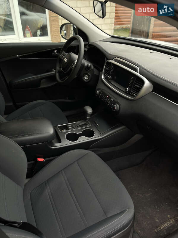 Внедорожник / Кроссовер Kia Sorento 2019 в Павлограде фото 12 Внедорожник / Кроссовер Kia Sorento 2019 в Павлограде