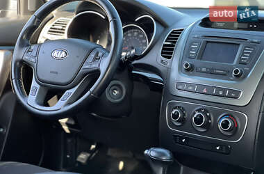 Внедорожник / Кроссовер Kia Sorento 2013 в 