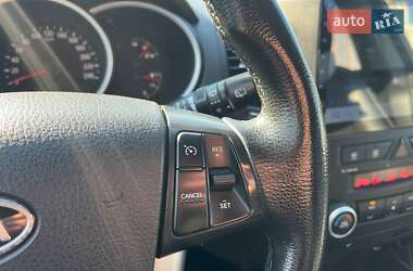 Внедорожник / Кроссовер Kia Sorento 2011 в 