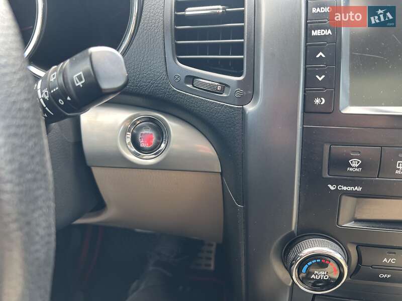 Внедорожник / Кроссовер Kia Sorento 2011 в Белогорье
