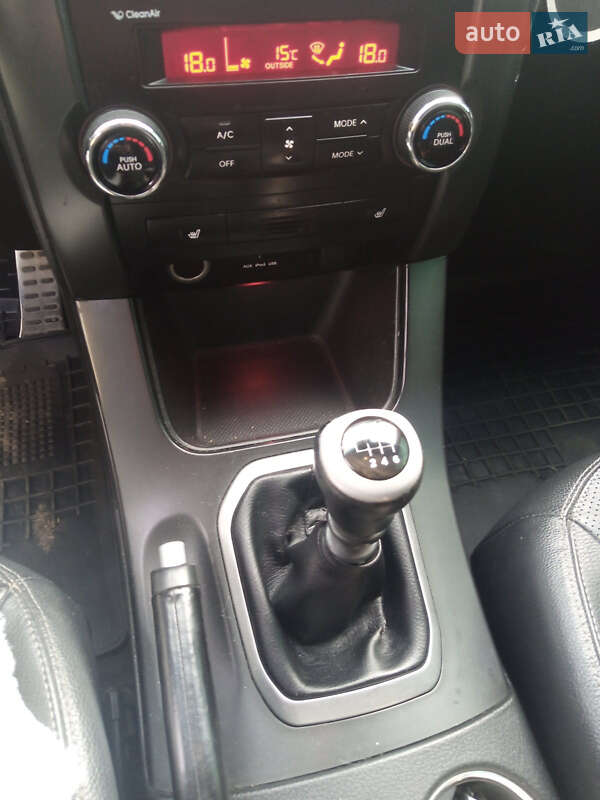 Внедорожник / Кроссовер Kia Sorento 2011 в Самборе фото 19 Внедорожник / Кроссовер Kia Sorento 2011 в Самборе