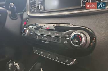 Внедорожник / Кроссовер Kia Sorento 2015 в 