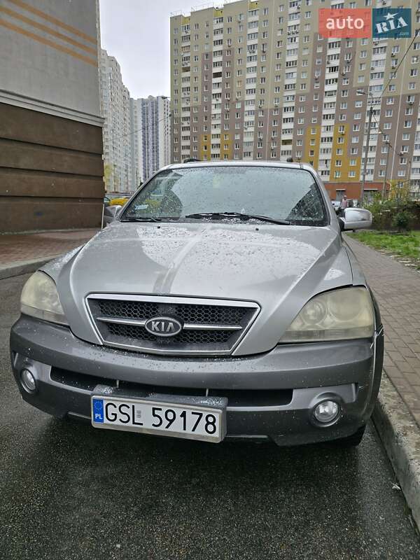 Внедорожник / Кроссовер Kia Sorento 2003 в 