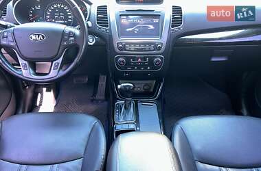 Позашляховик / Кросовер Kia Sorento 2012 в 