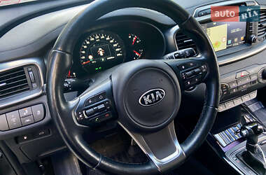 Позашляховик / Кросовер Kia Sorento 2015 в 