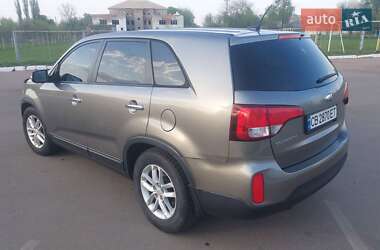 Позашляховик / Кросовер Kia Sorento 2014 в 