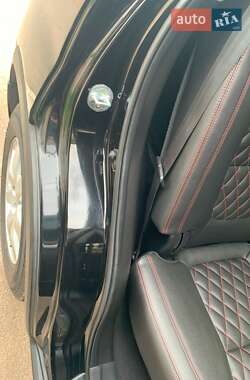 Внедорожник / Кроссовер Kia Sorento 2011 в 