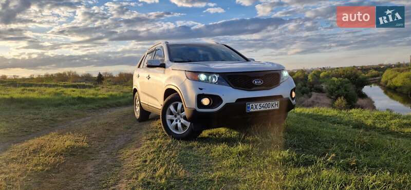 Позашляховик / Кросовер Kia Sorento 2013 в 
