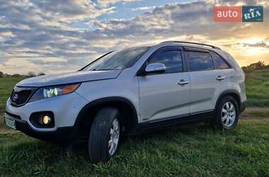 Позашляховик / Кросовер Kia Sorento 2013 в 