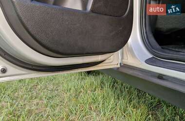 Позашляховик / Кросовер Kia Sorento 2013 в 