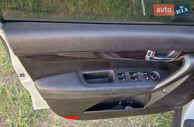 Позашляховик / Кросовер Kia Sorento 2013 в 