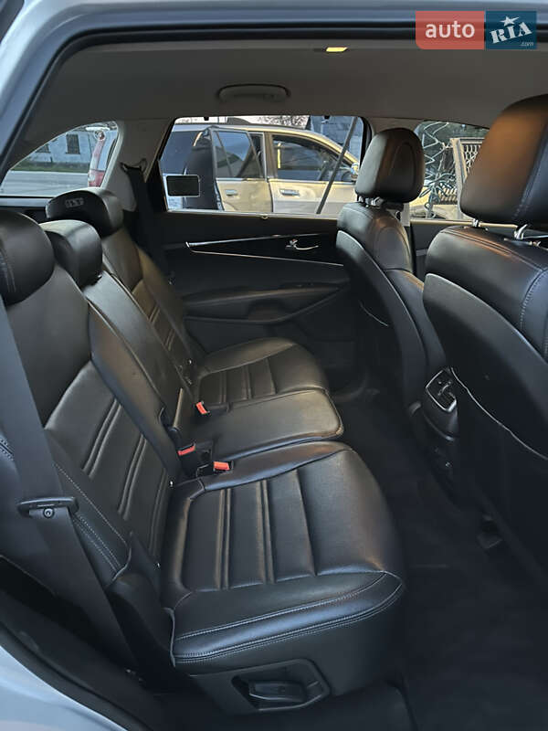 Внедорожник / Кроссовер Kia Sorento 2015 в Нововолынске