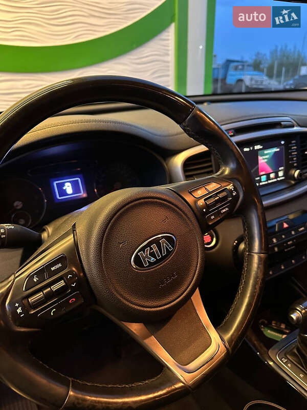 Внедорожник / Кроссовер Kia Sorento 2015 в Нововолынске