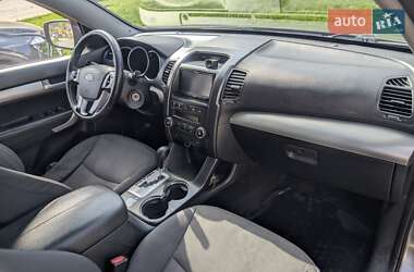 Позашляховик / Кросовер Kia Sorento 2011 в 