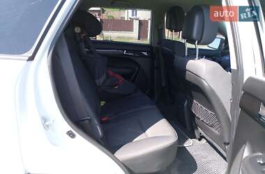 Позашляховик / Кросовер Kia Sorento 2010 в 