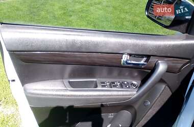 Позашляховик / Кросовер Kia Sorento 2010 в 