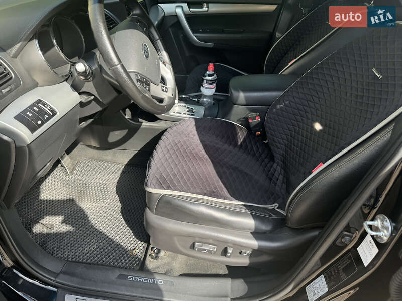 Позашляховик / Кросовер Kia Sorento 2011 в Краматорську