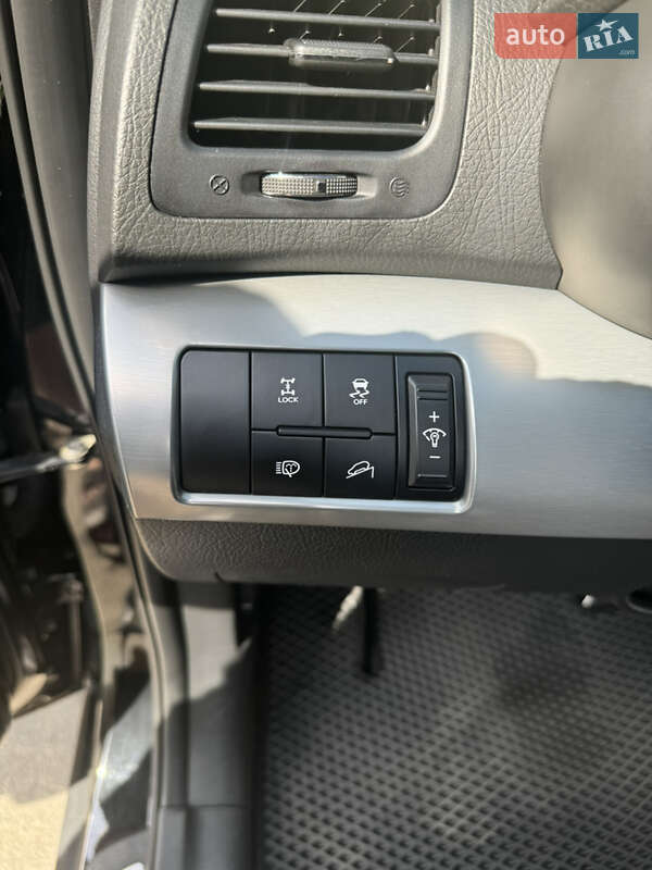 Позашляховик / Кросовер Kia Sorento 2011 в Краматорську