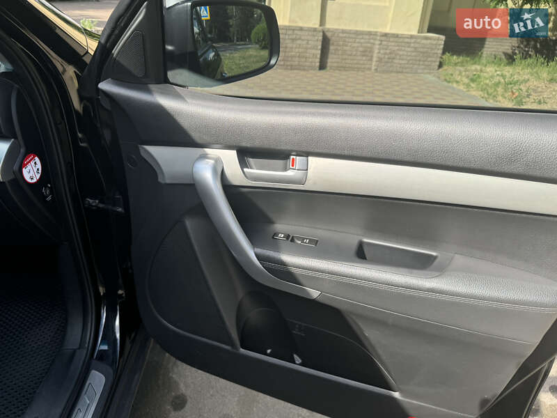 Позашляховик / Кросовер Kia Sorento 2011 в Краматорську