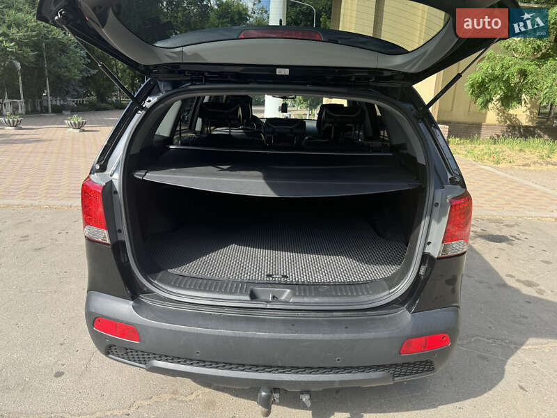 Позашляховик / Кросовер Kia Sorento 2011 в Краматорську
