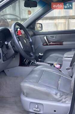 Внедорожник / Кроссовер Kia Sorento 2003 в 