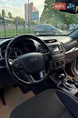 Внедорожник / Кроссовер Kia Sorento 2013 в 
