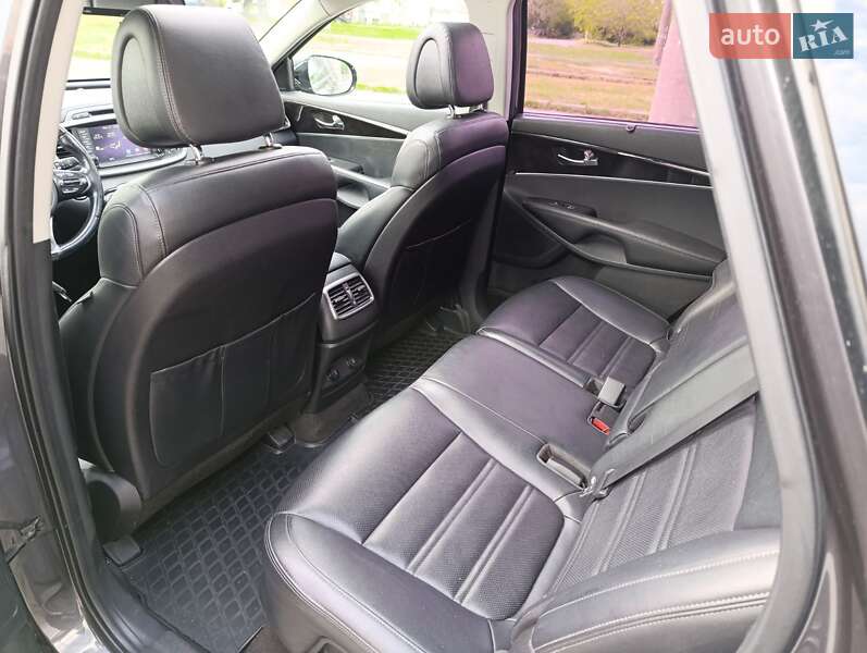 Внедорожник / Кроссовер Kia Sorento 2015 в Николаеве