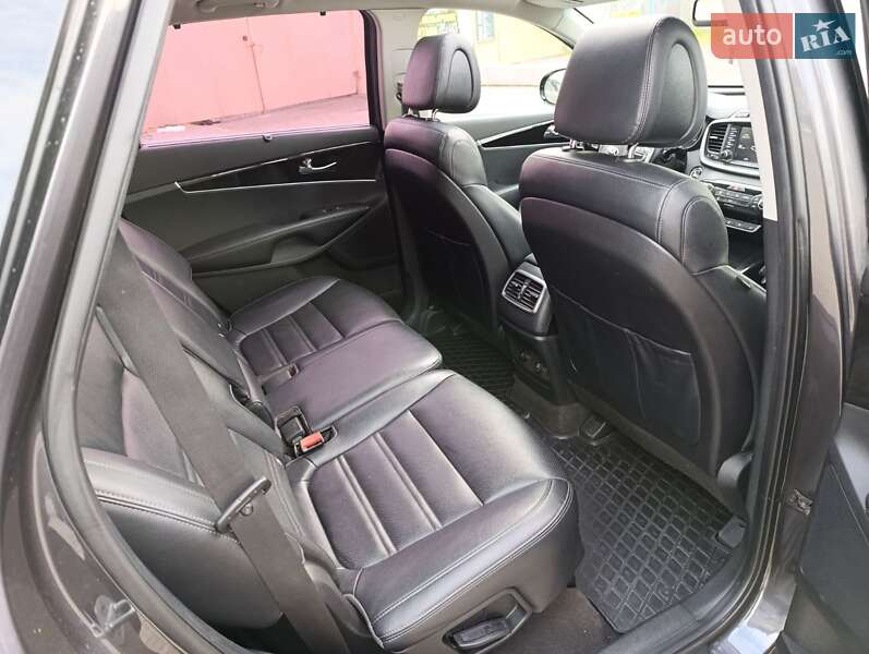 Внедорожник / Кроссовер Kia Sorento 2015 в Николаеве