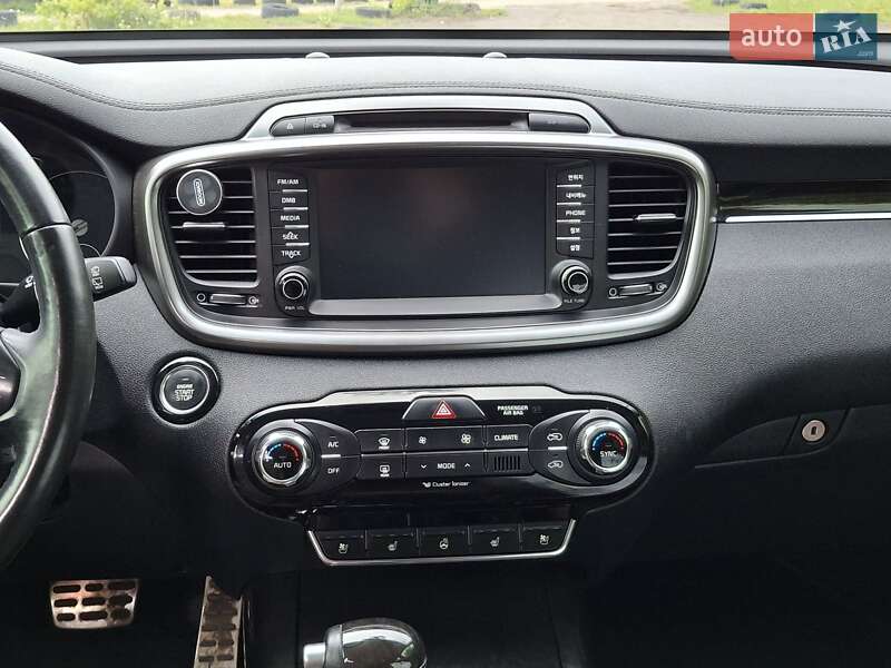 Внедорожник / Кроссовер Kia Sorento 2016 в Полтаве
